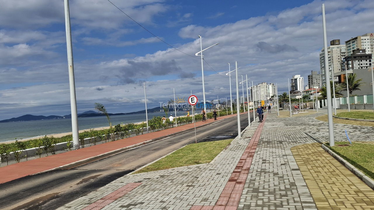 Apartment for vacation rental in Balneário Piçarras (Itacolomi)