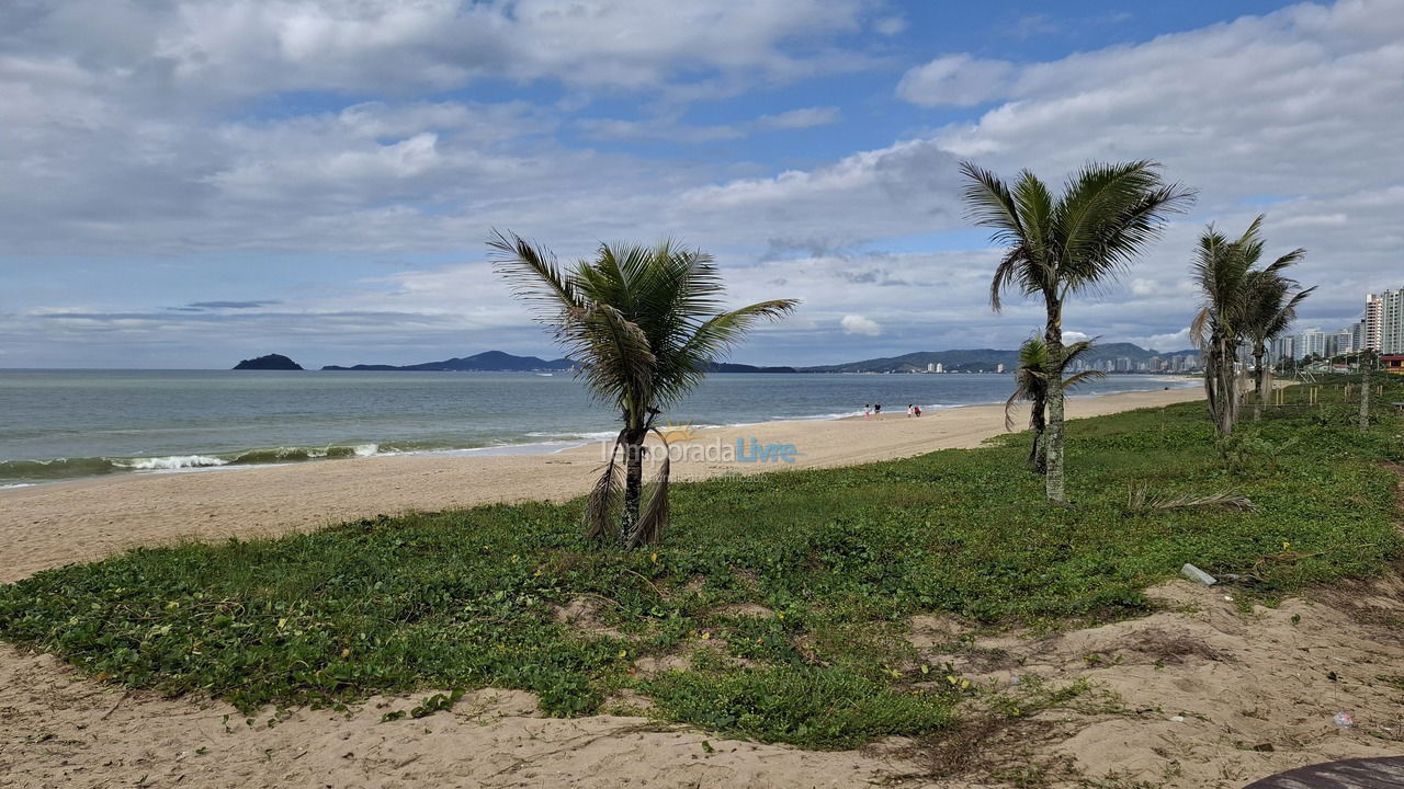 Apartment for vacation rental in Balneário Piçarras (Itacolomi)