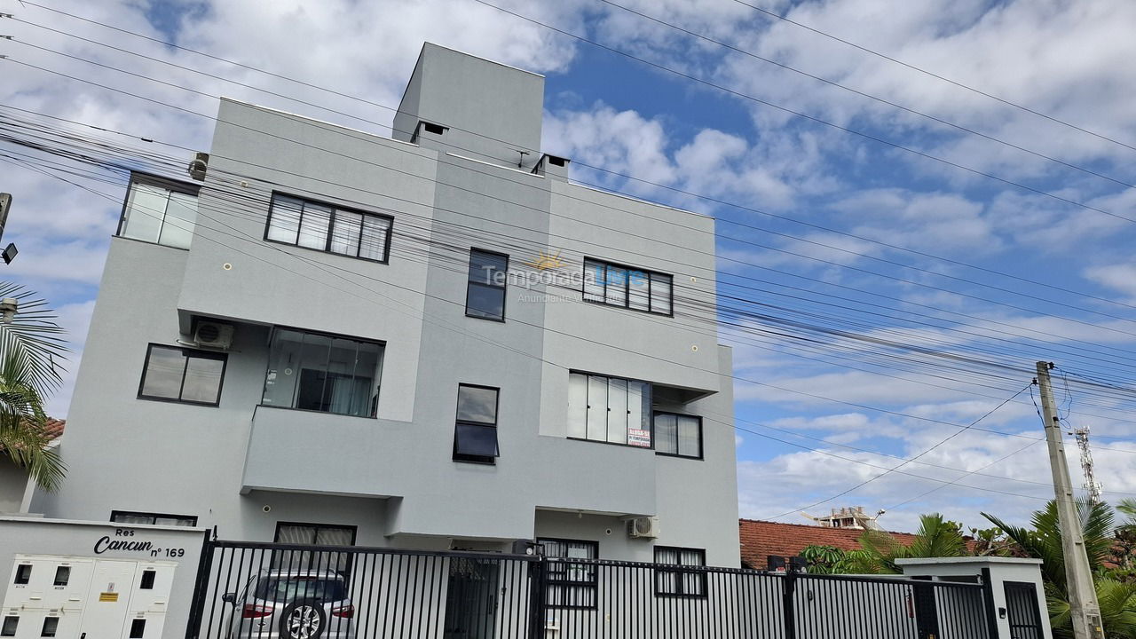 Apartment for vacation rental in Balneário Piçarras (Itacolomi)
