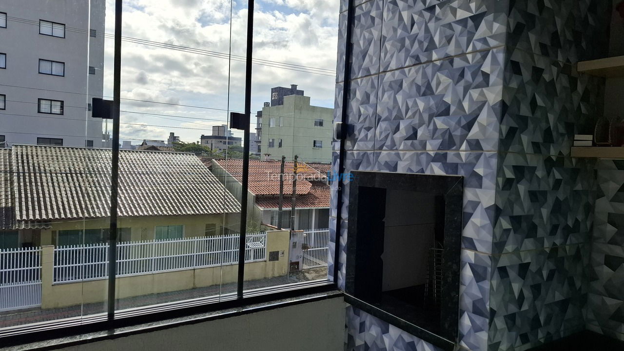 Apartment for vacation rental in Balneário Piçarras (Itacolomi)