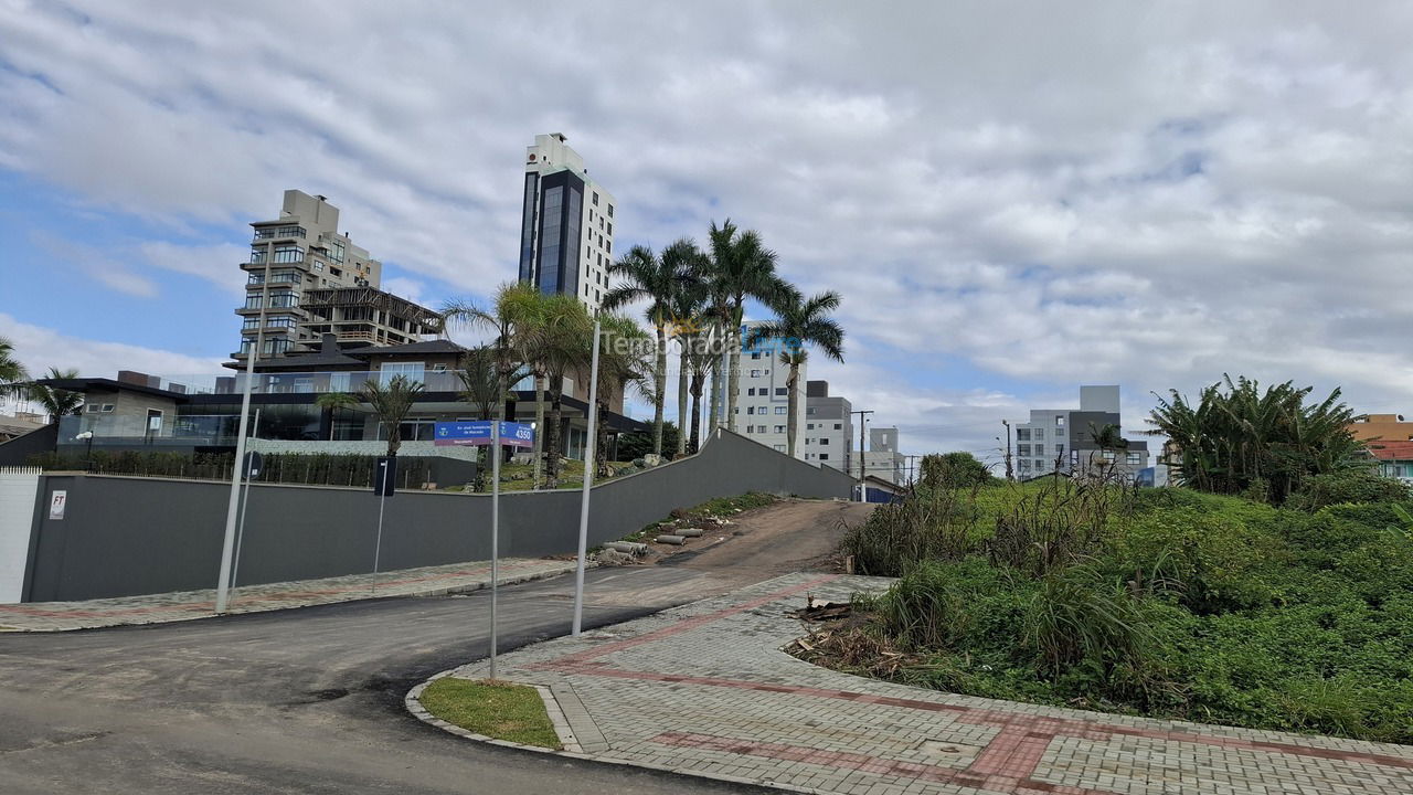 Apartment for vacation rental in Balneário Piçarras (Itacolomi)