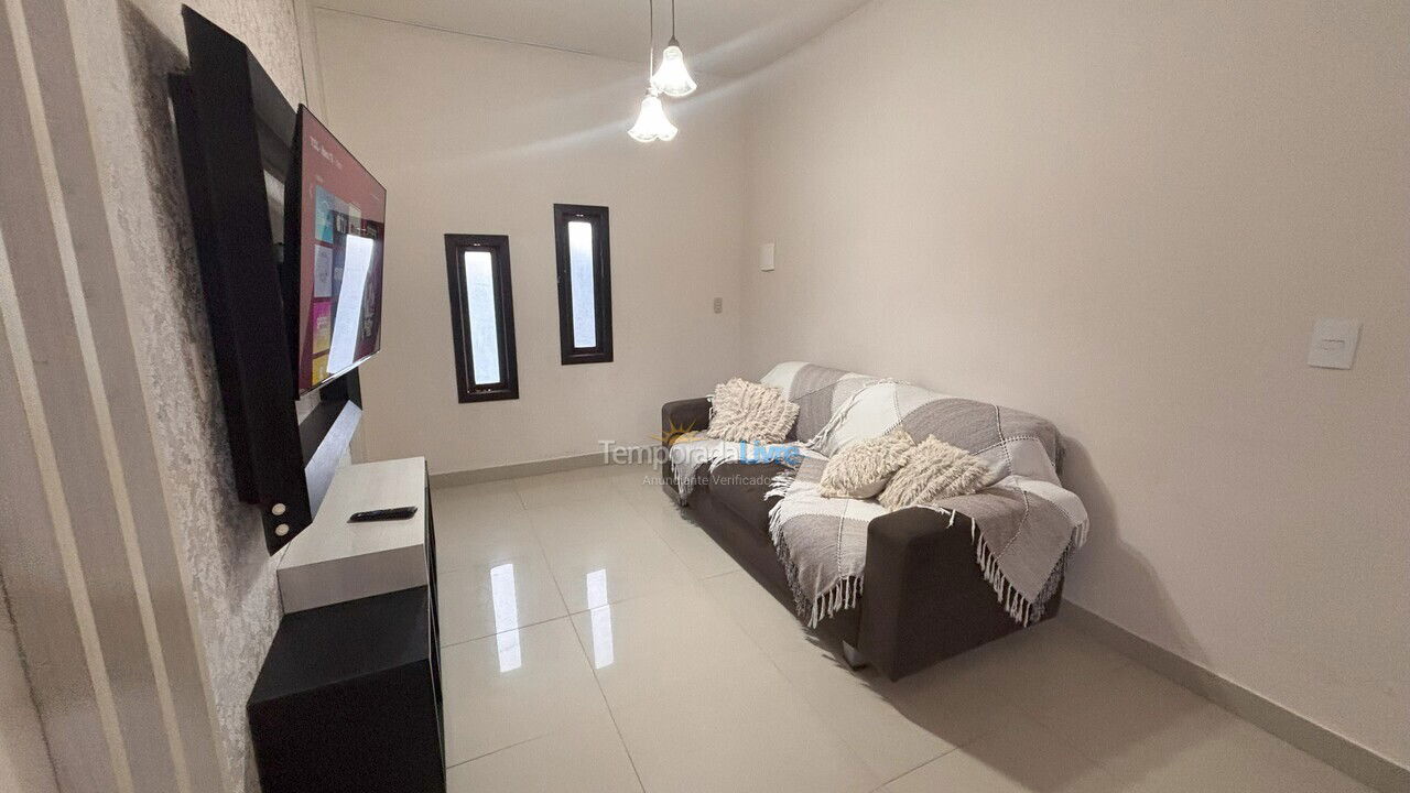 Casa para aluguel de temporada em Bombinhas (Praia de Bombas)