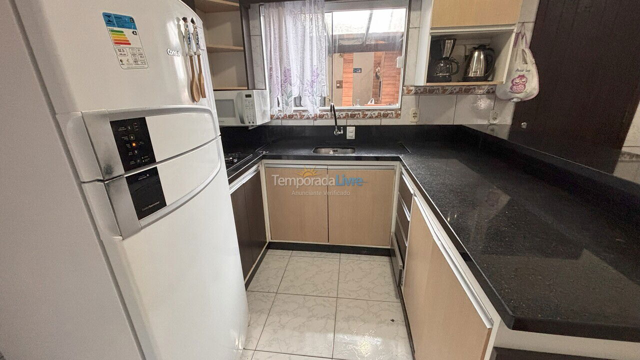 Casa para aluguel de temporada em Bombinhas (Praia de Bombas)