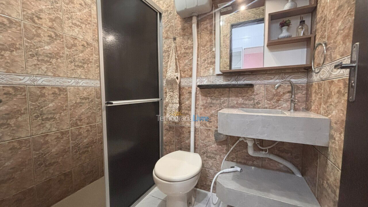 Casa para aluguel de temporada em Bombinhas (Praia de Bombas)