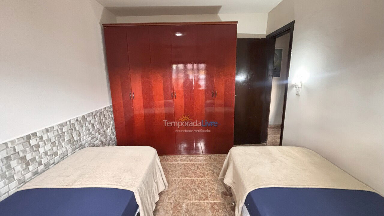 Casa para aluguel de temporada em Bombinhas (Praia de Bombas)