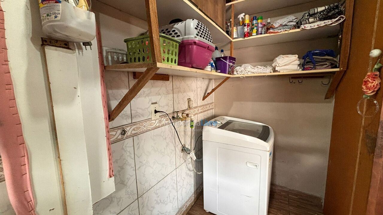 Casa para aluguel de temporada em Bombinhas (Praia de Bombas)
