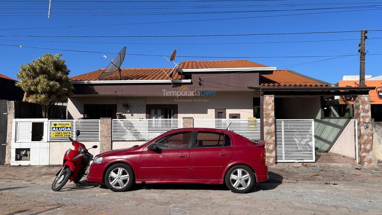 Casa para aluguel de temporada em Bombinhas (Praia de Bombas)