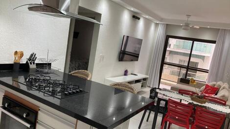 Apto com lazer completo para até 8 pessoas 350 metros da praia