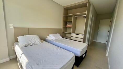 Beach Apartment with Heated Pool and 2 Suites