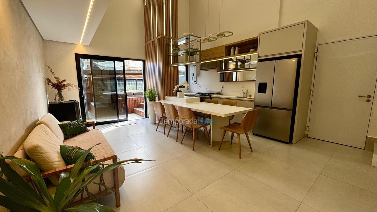 Apartment for vacation rental in Bombinhas (Canto Grande)