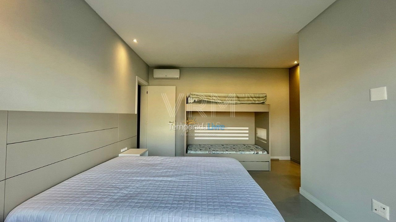 Apartamento para aluguel de temporada em Bombinhas (Canto Grande)