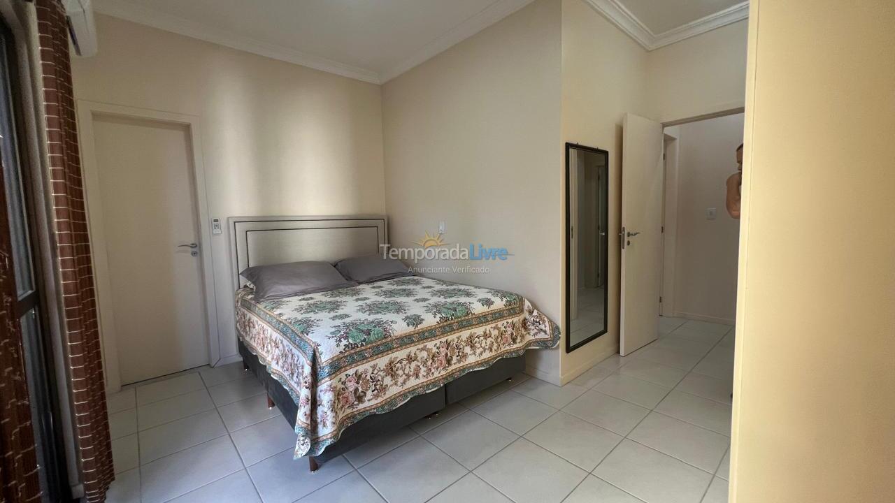 Apartamento para alquiler de vacaciones em Itapema (Meia Praia Quadra do Mar)