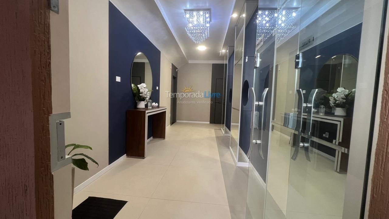 Apartamento para alquiler de vacaciones em Itapema (Meia Praia Quadra do Mar)