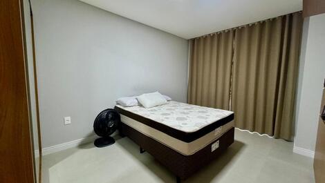 Apartamento Térreo na Praia com Piscina Aquecida