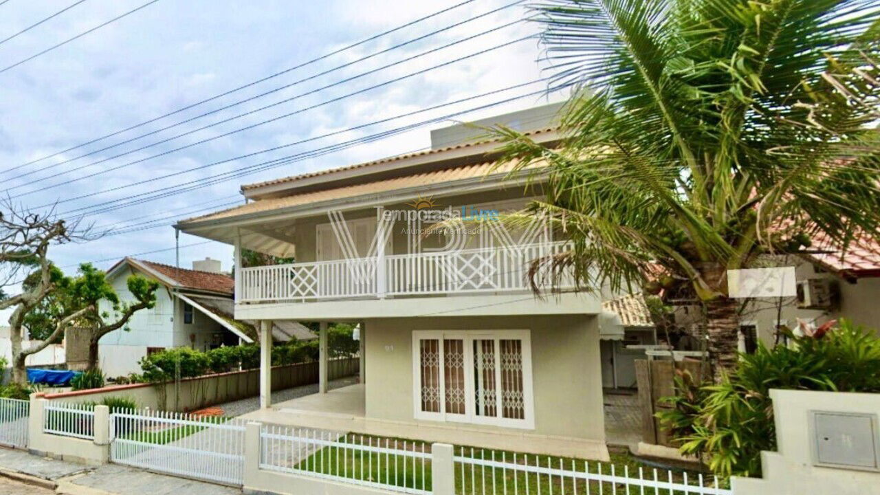 Casa para aluguel de temporada em Bombinhas (Canto Grande)