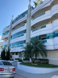 APARTAMENTO PARA TEMPORADA PRÓXIMO AO MAR
