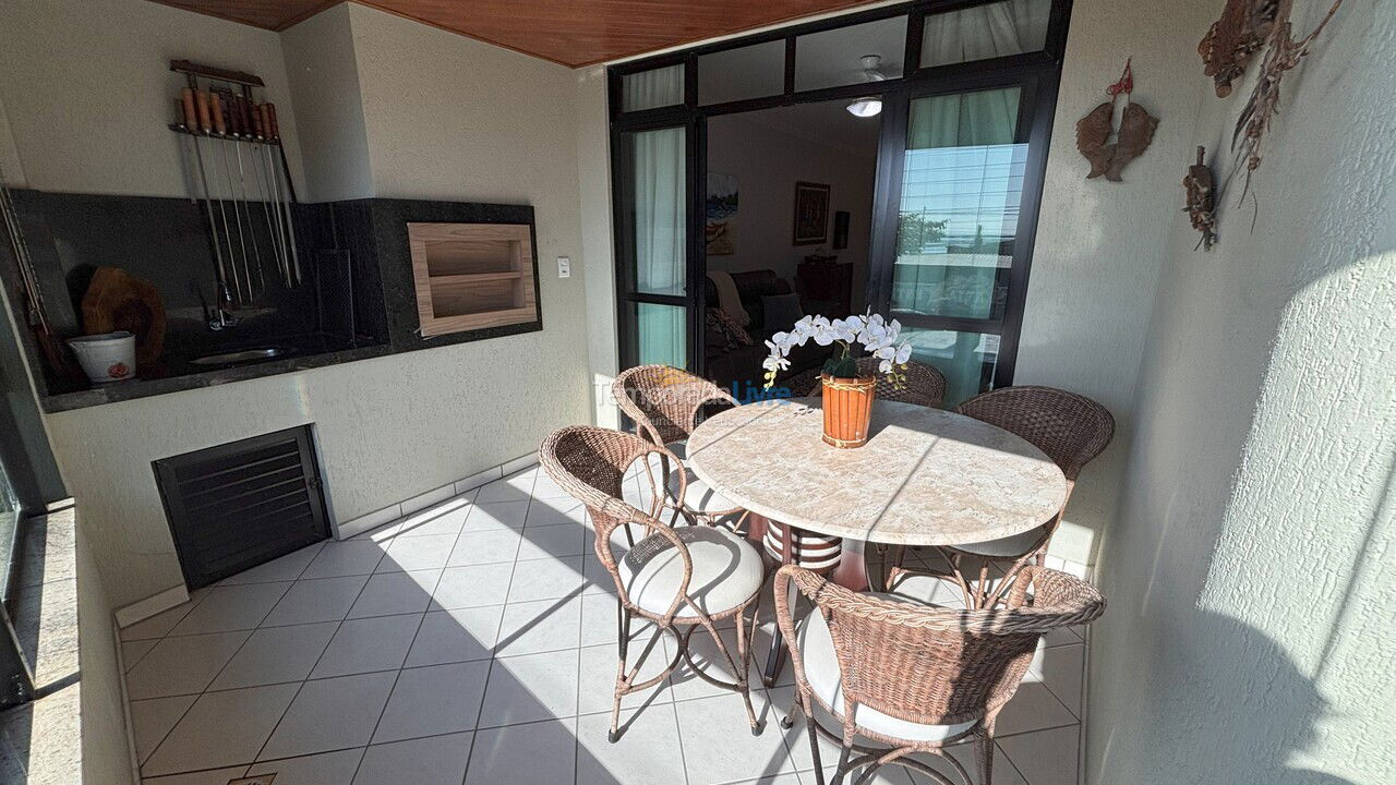 Apartamento para aluguel de temporada em Bombinhas (Praia de Bombas)