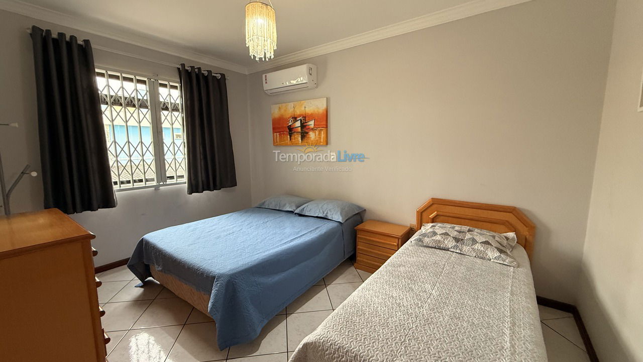Apartamento para alquiler de vacaciones em Bombinhas (Praia de Bombas)