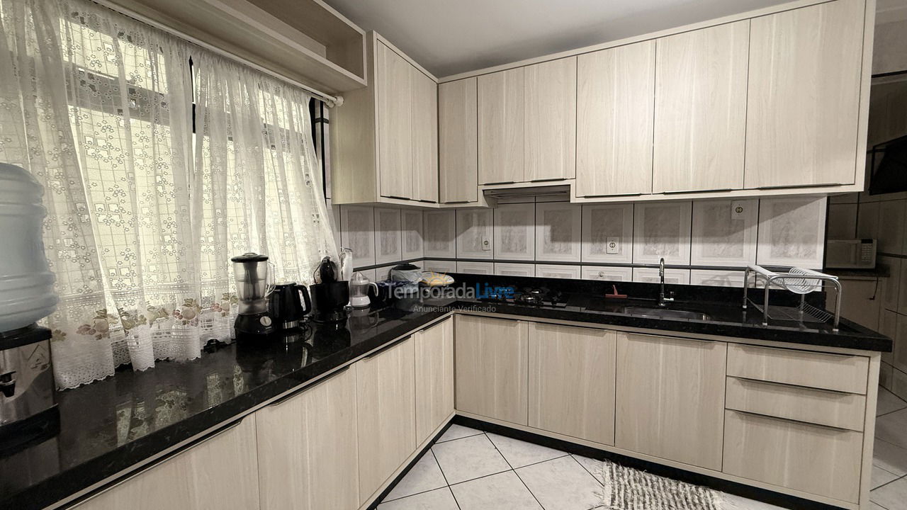 Apartamento para alquiler de vacaciones em Bombinhas (Praia de Bombas)