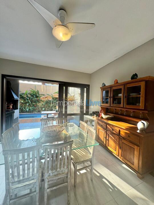 Casa para aluguel de temporada em São Sebastião (Juquehy)