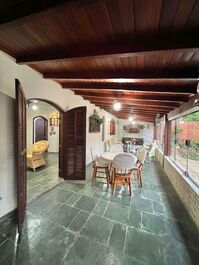 Casa fora de condomínio na praia de juquehy