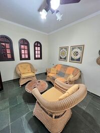 Casa fora de condomínio na praia de juquehy