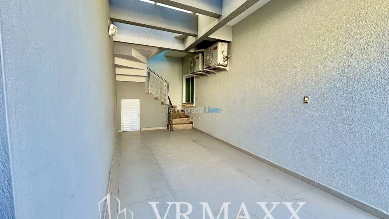 Apartamento para aluguel de temporada em Bombinhas (Canto Grande)