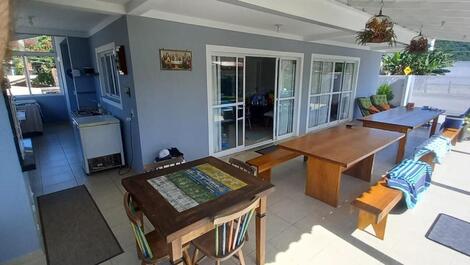 Hermosa casa con piscina