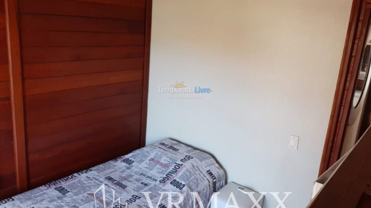 Casa para aluguel de temporada em Bombinhas (Praia de Zimbros)