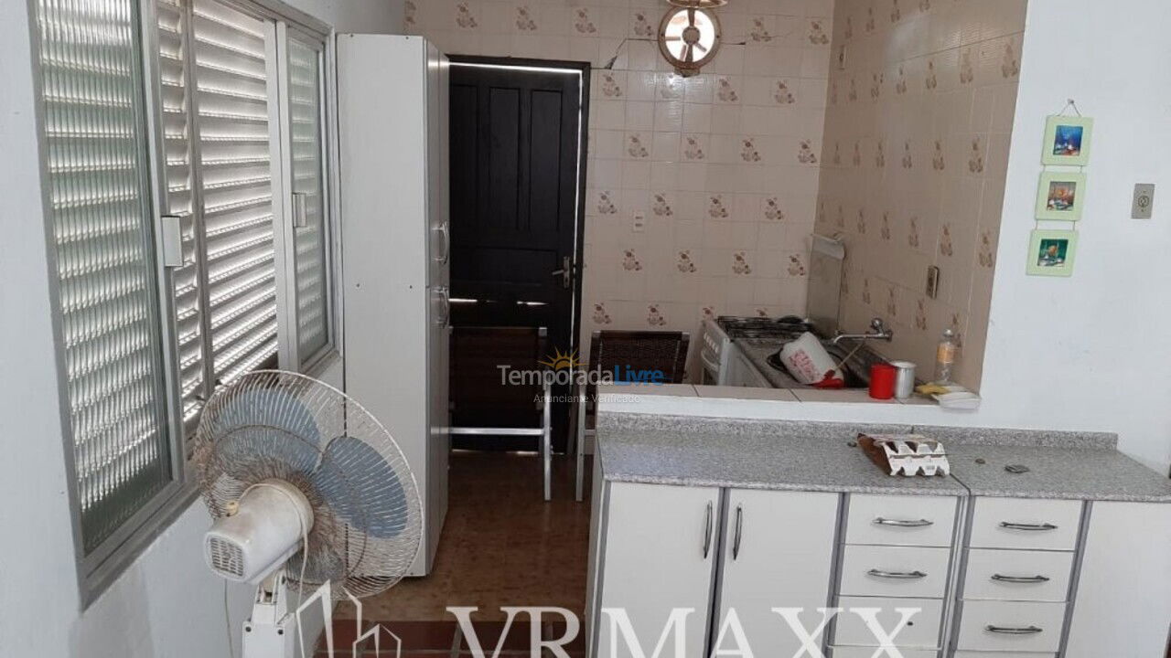 Casa para aluguel de temporada em Bombinhas (Praia de Zimbros)