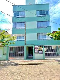 Beachfront Apartment in Bombinhas! 200 Meters from the Sea