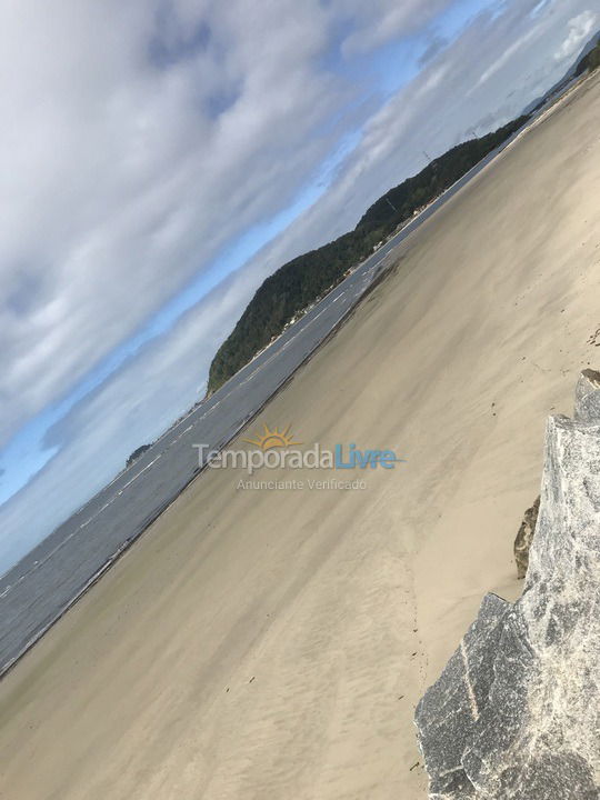 House for vacation rental in Guaratuba (Balneário Prainha)