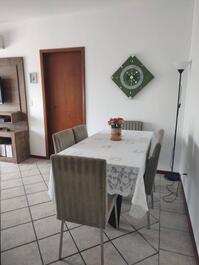 Apartamento 02 dormitorios - 50 mts Praia - Bairro Ingleses