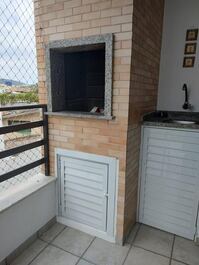 Apartamento 02 dormitorios - 50 mts Praia - Bairro Ingleses