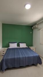 Apartment with 2/4 suites with swimming pool. 700m from TAPERAPUÃ BEACH