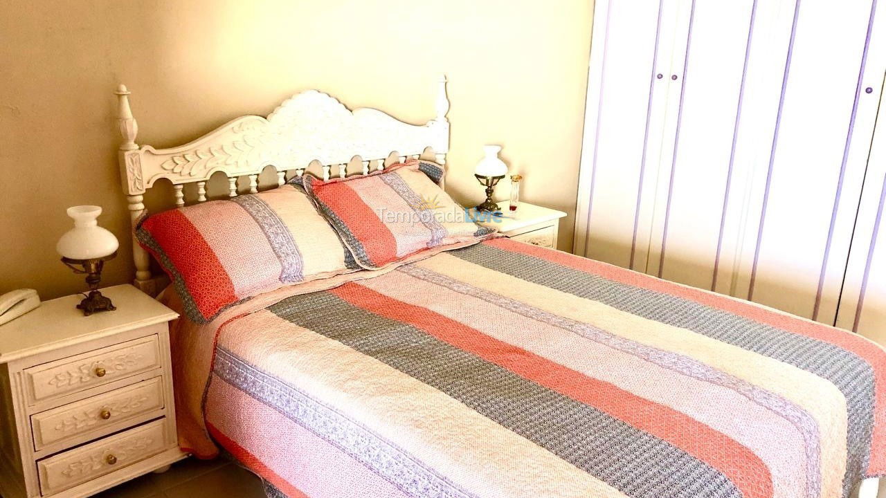 Apartment for vacation rental in Guarujá (Sorocotuba)