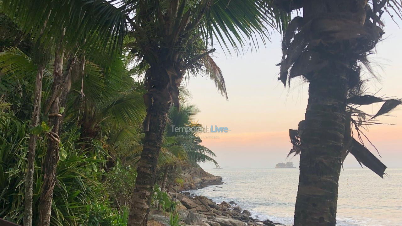 Apartment for vacation rental in Guarujá (Sorocotuba)