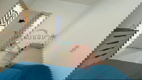 Apartamento com 3 dormitórios em Meia Praia