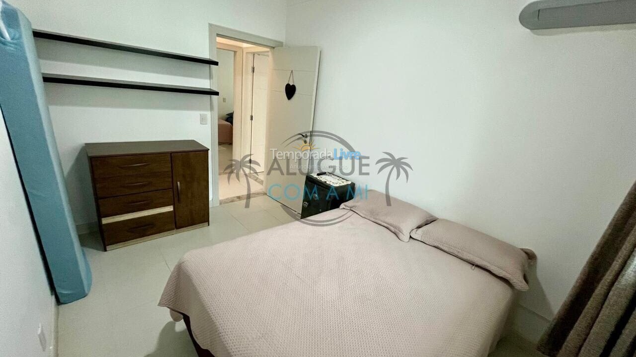 Apartamento para aluguel de temporada em Itapema (Meia Praia)