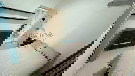Apartamento com 3 dormitórios em Meia Praia