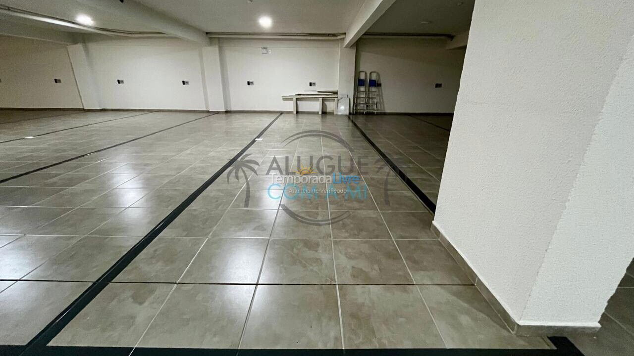 Apartamento para aluguel de temporada em Itapema (Meia Praia)