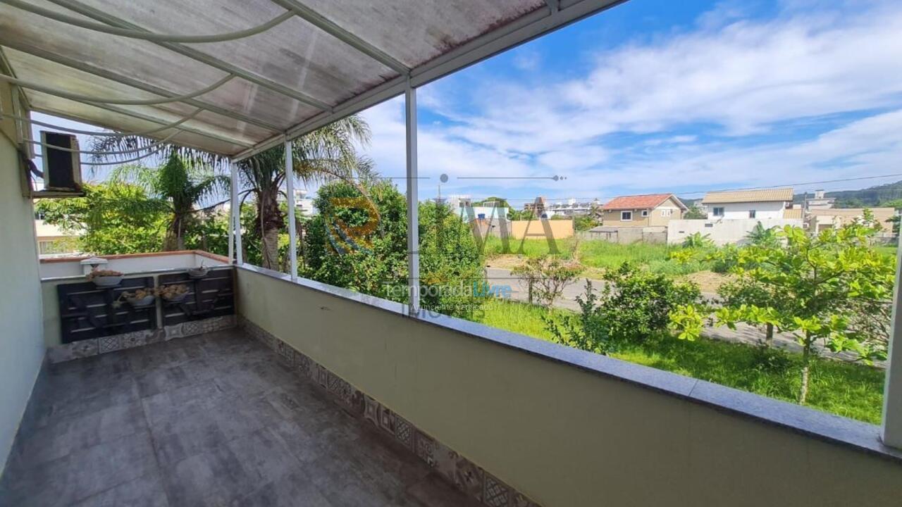 Apartamento para aluguel de temporada em Bombinhas (Canto Grande)