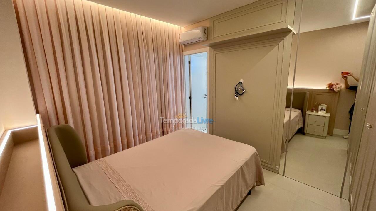 Apartamento para aluguel de temporada em Itapema (Meia Praia)