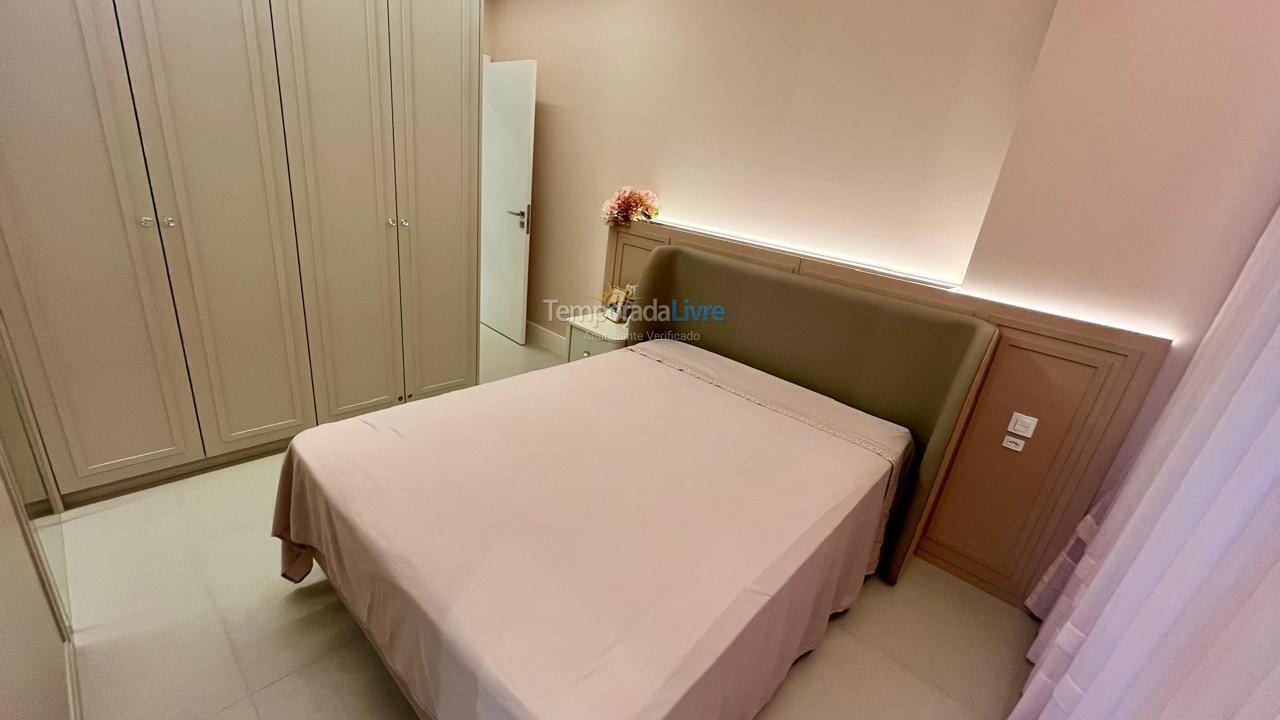 Apartamento para aluguel de temporada em Itapema (Meia Praia)