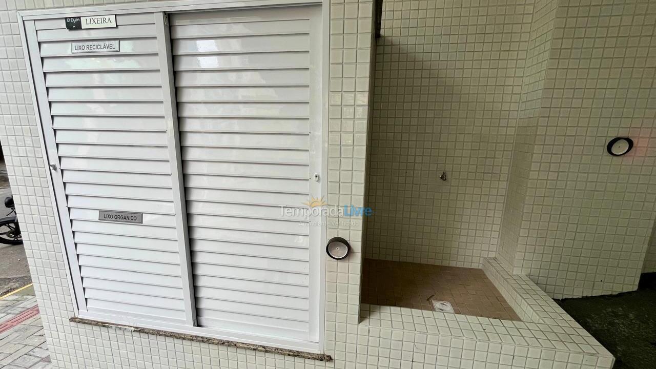 Apartamento para aluguel de temporada em Itapema (Meia Praia)