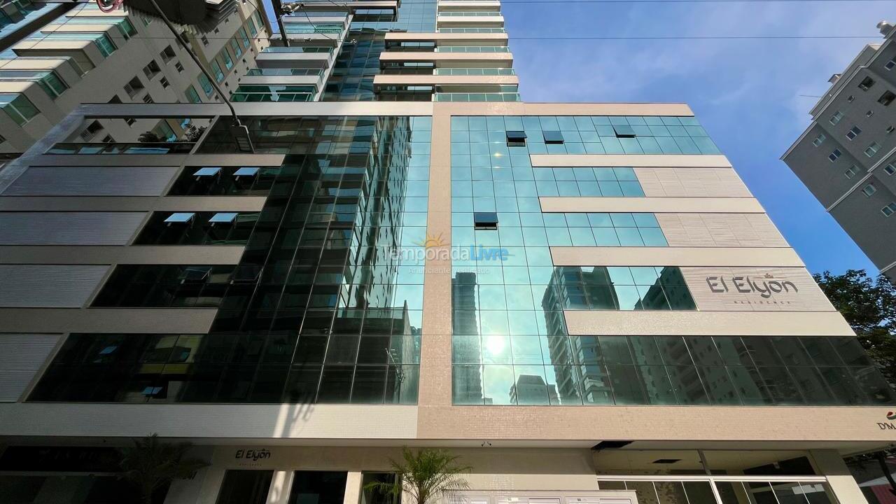Apartamento para aluguel de temporada em Itapema (Meia Praia)