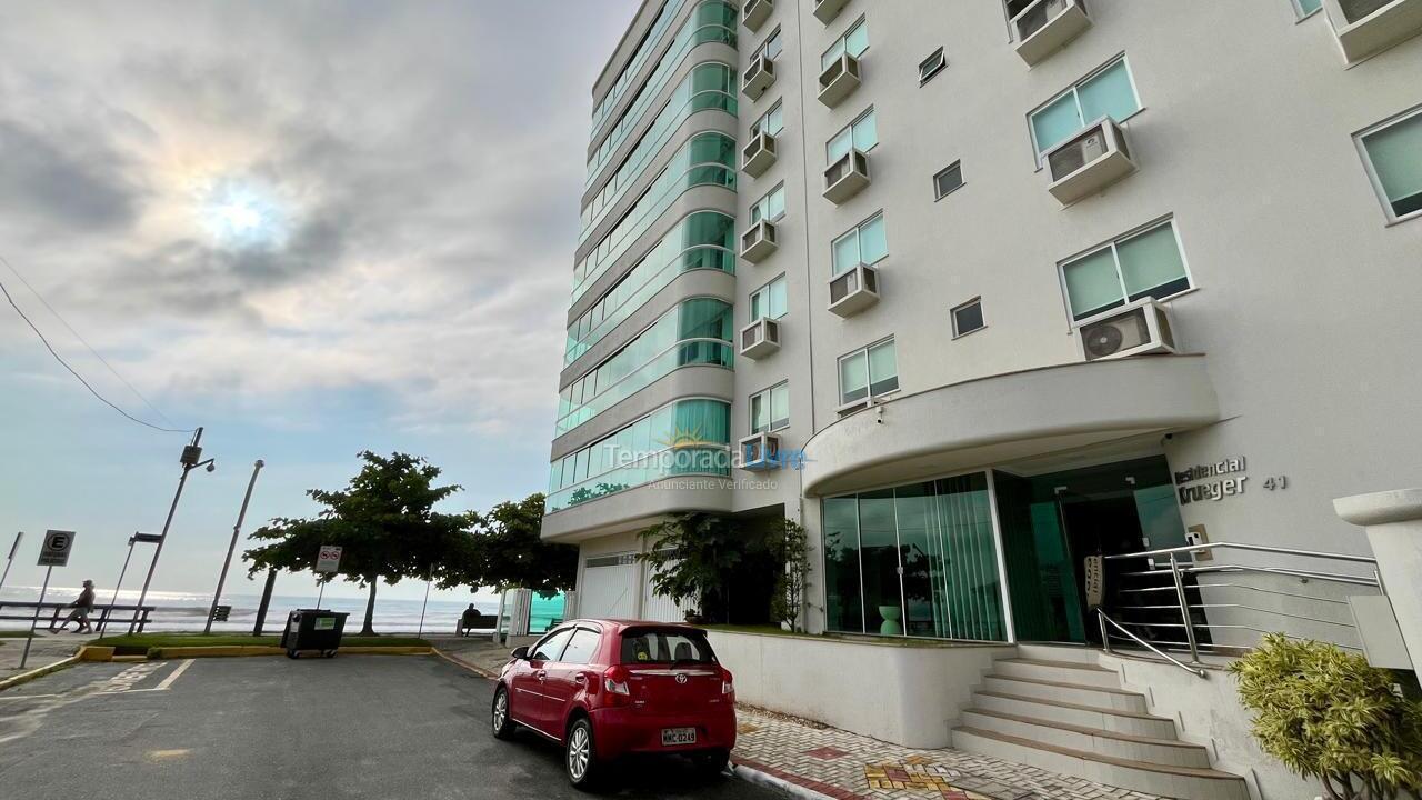 Apartment for vacation rental in Itapema (Meia Praia)