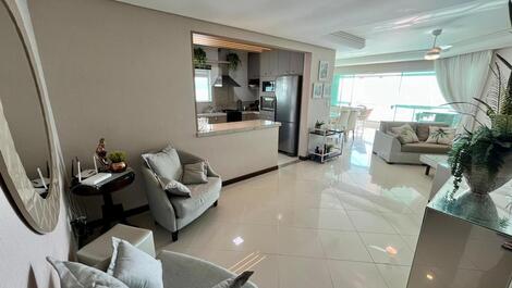 Spectacular penthouse facing the sea in Meia Praia - Itapema