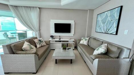Spectacular penthouse facing the sea in Meia Praia - Itapema