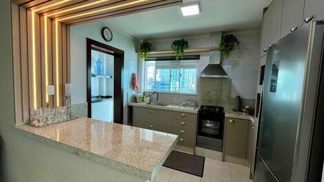 Spectacular penthouse facing the sea in Meia Praia - Itapema
